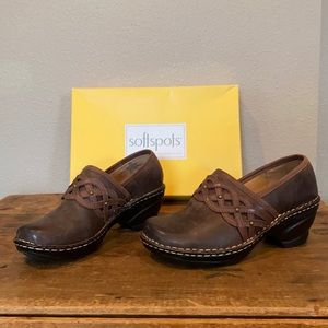 SoftSpots Women’s Leather Shoes with shoebox